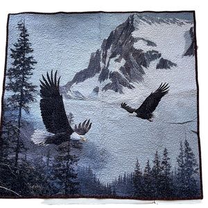 Bald Eagle Soaring Handcrafted Quilt Throw Decorative Gray USA 40” x 38”